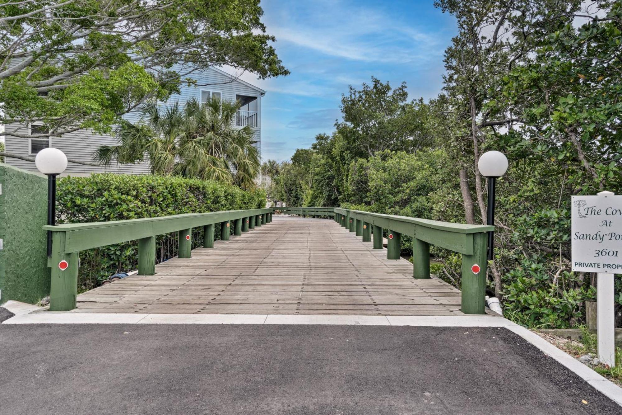 Condo With Pool And Gulf Access On Anna Maria Island! Holmes Beach Kültér fotó